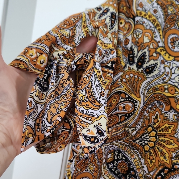 MICHAEL Michael Kors Paisley Short Sleeve Top - Gold and Black - Picture 4 of 11